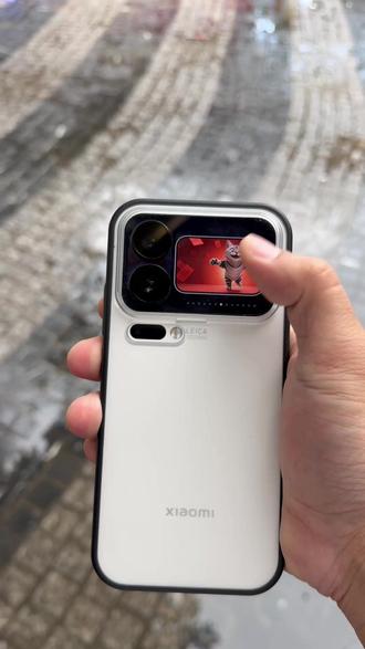 小米17 Pro这次更新,把背屏慢慢做对了 小米17 Pro 系列春节前又推新版本了!重点还是在背屏体验上,不只是好看,实用性和玩法都有明显升级。通知、亮度、壁纸到影像联动,细节打磨得更成熟了。做了个视频,给没升级的同学看看。