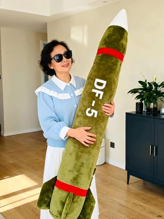 最有安全感的抱枕出现了,覆盖全球,这安全感满满!!!#抱枕 #东风5c打击范围覆盖全球#东风5c #每日分享 #东风5c模型