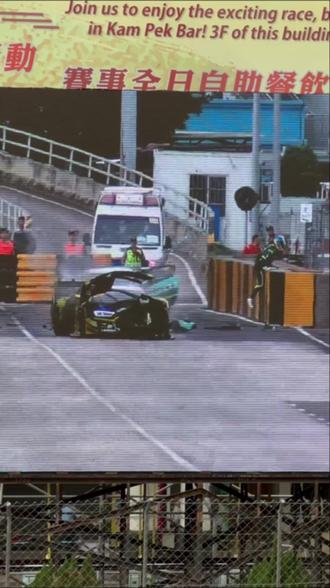 澳门格兰披治大赛车葡京湾看台🏁
一个能够让价值100mop票价的热身赛堪比1000mop正赛价值噶神奇地狱弯🏎️