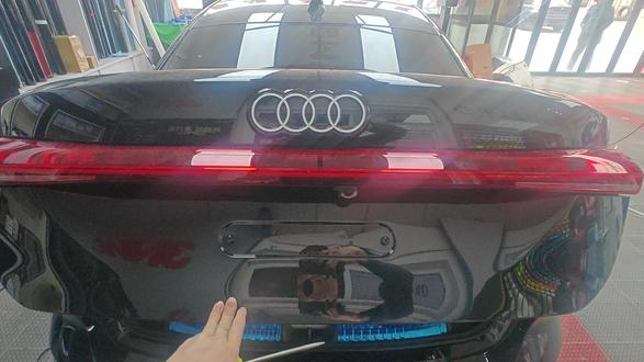 奥迪A5L尾标拆卸#汽车知识科普