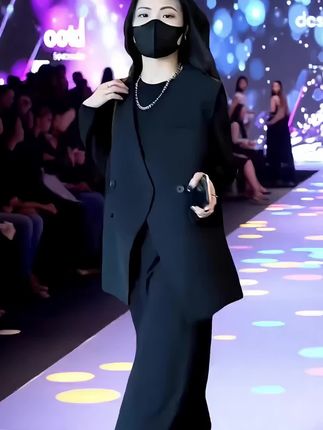 大码胖mm时尚休闲套装韩版宽松直筒中长款连衣裙西装马甲两件套女#高级感穿搭 #气场全开 #穿出自信穿出美丽 #引领时尚潮流 #时尚气质穿搭 @DOU+小助手