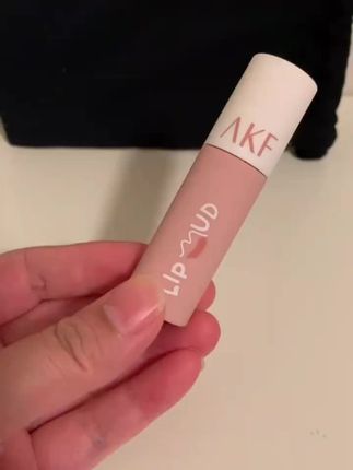 快快快,你们赶紧拼手速了, akf 的纯泥也来大羊毛了,要知道平时这只可是卖到这个价的。#唇泥 #唇泥推荐