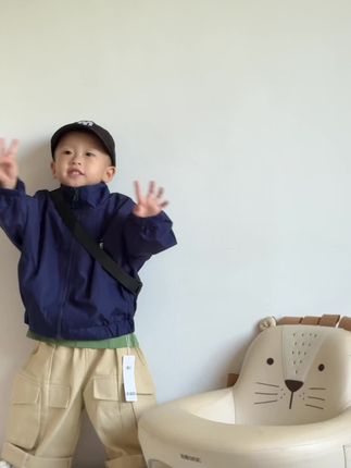 《小王子》说: “它就是使某一天与其他日子不一样,使某一刻与其他时刻不同。”#萌娃穿搭 #骗你生儿子 #男宝穿搭