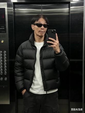 戴黑墨镜配小平头ai指令教程来啦!#豆包ai#豆包P图已经nextlevel了#电梯对镜拍