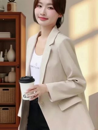 休闲设计感小西服外套#减龄气质 #强烈推荐 #优雅气质 #通勤搭配 #时髦穿搭