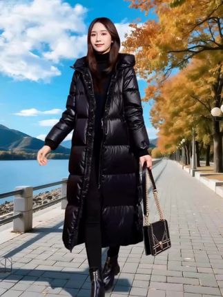 冬天怎么能少了一件这样的黑色长款棉服呢?韩版的风格,穿上特别显瘦,加厚宽松版型,还做了防水的设计,就算不小心弄脏了也没关系,随便擦一下就干净了,关键价格超实惠,喜欢的姐妹千万不要错过了!