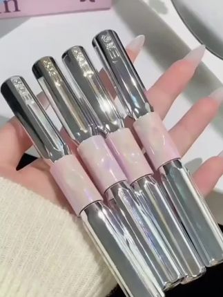 如果你的睫毛又细又软,总是刷不翘的话,那你一定要试试这个三姿堂杠铃睫毛膏,它是双头设计,先用这头把睫毛刷的又细又长,再用另一头让睫毛变得更加浓密卷翘,而且它还防水防汗,怎么搓都不会掉。想要拥有太阳花般迷人电眼的姐妹们,赶紧点击下方链接下单吧!@DOU+小助手 @DOU+好生意