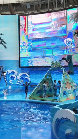 #亲子游玩好去处 #虚幻与现实 #海洋极地世界 #海狮凭“发癫”舞姿火出圈 #成都极地海洋公园 双人门票+希尔顿惠庭酒店7.1折,948元性价比拉满
我估计过几天,四川人连夜都赶往成都。因为超火的成都极地海洋公园,现在出了个让人眼前一亮的双人游玩套餐。948就能拿下成都极地海洋公园双人门票和高新会展希尔顿惠庭酒店,相当于打了个7.1折,这性价比真没得说!在这里既能看到精彩的演艺表演,体验各种有趣的游玩项目,还能享受酒店的贴心服务。按照以往经验,这种组合套餐往往是超划算的。刷到建议先囤,反正没使用没预约,随时可退。发癫”舞姿火出圈 双人门票+希尔顿惠庭酒店7.1折,948元性价比拉满