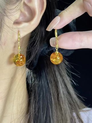 戴了一整年还是很喜欢的花珀耳环 姐妹们一定要试试这一对! #耳饰#耳环控 #首饰分享 #饰品搭配 #首饰分享