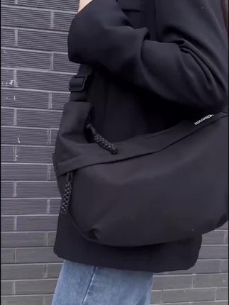 回力单肩包女大容量时尚百搭斜挎包 男轻便减负通勤邮差包休闲简约#包包推荐 #今日穿搭 #每日推荐 #奢侈品 #爱了爱了