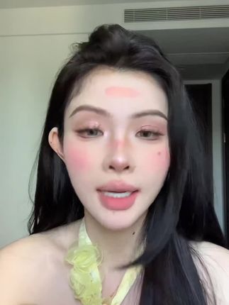 木柯诗唇泥新品!春夏嫩妹色!!涂一万次都会心动的程度! #春夏口红 #口红试色 #韩系 #淡颜#木柯诗绒雾唇泥