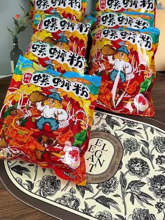 正宗柳州螺蛳粉来啦!9包超值装,香辣过瘾,解馋必备!#螺蛳粉 #宵夜 #美食探店 #柳州美食 #宵夜首选