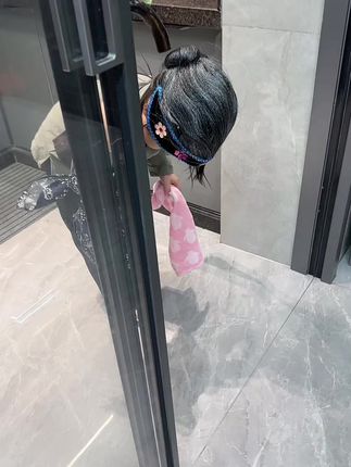 #角色扮演 #孙女表演有模有样 #百善孝为先传递正能量