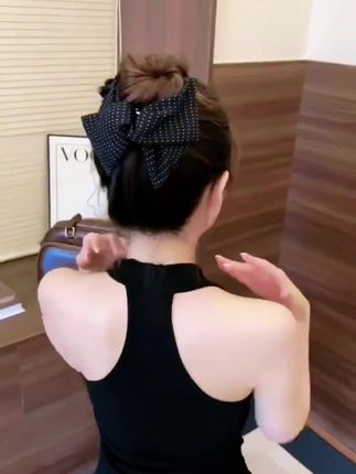 #法式发饰 #赫本风抓夹 #波点三角夹 #高马尾神器 #2025新款发夹