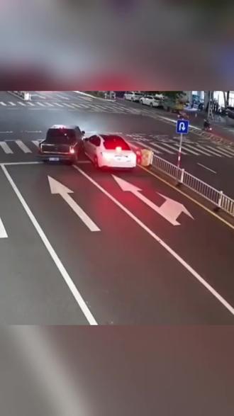 出行注意安全,交通安全记于心##行车记录仪#交通安全手抄报