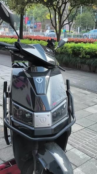 更换电动车前轴承。#台铃电动车 #电动车维修 #专业的事情交给专业人去做 #电动车以旧换新