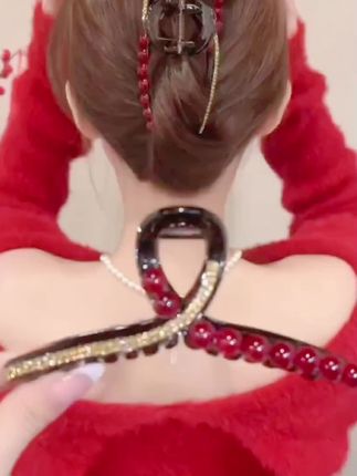 熹金新年红色闪钻抓夹女2024新款发夹后脑勺高级感盘发鲨鱼夹头饰#新年红色闪钻抓夹