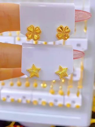 #耳饰耳钉气质百搭 #金色耳钉 #四叶草耳钉 #耳饰分享 #精美耳饰