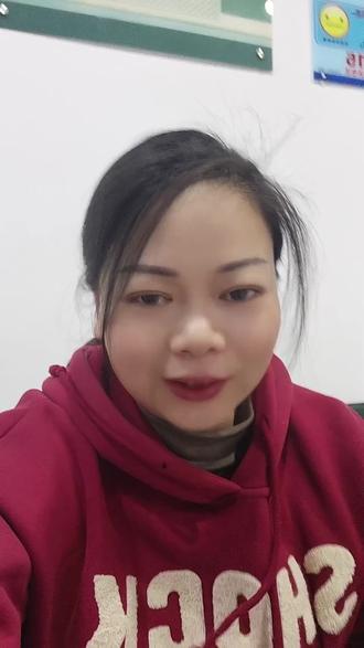 自从养了鸡以后,每天都盯着这个手机在那里看,看又看不懂,然后还是要在那里看#新手养鸡#基金#狗总 #日常