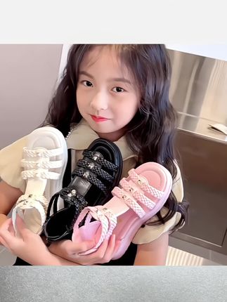 2025新款女童罗马凉鞋👡 编织设计超有范儿,时尚软底,公主风拉满~中大童夏日,走路稳又舒服✨ 想给娃添美鞋的别错过,戳链接下单💫#夏季凉鞋 #女孩鞋子公主鞋 #哎呦喂你鞋真好看 #母婴#童鞋