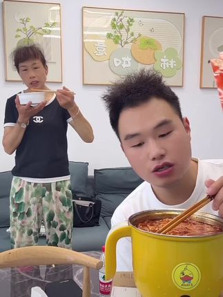 有一种食物闻着臭但是吃着很香,那就是螺狮粉#螺狮粉