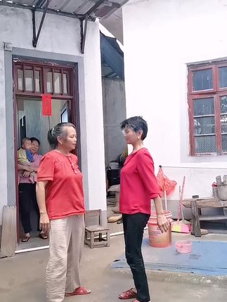 你们看看有谁这样子吵架的😀😀
