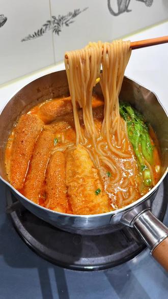 凌晨两点,给老婆做奶皮子肥汁米线…#夜宵吃什么 #天冷了吃点啥 #奶皮子肥汁米线 #肥汁米线神仙吃法 #爱就是一起吃好多好多顿饭