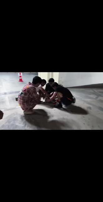 樊总 诗力华两个霸总也爱吃榴莲啊
哈哈 樊总你又搞小动作 😍😍
书朗不亦乐乎🥰🥰🥰