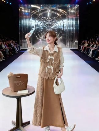 韩系ins风文艺范套装2025春秋新款小香风马甲条纹衬衫半裙三件套#高级感穿搭 #女装新品日 #女装 #女装穿搭