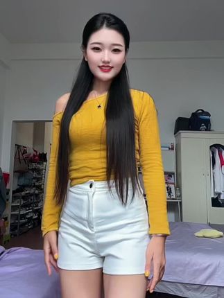 以前不化妆是清纯,现在不化妆是憔悴。再也回不到以前的感觉了,留下的只有黑眼圈和各种暗沉。#跳舞使我快乐 #抖音小助手我要上热门 #热门音乐🔥