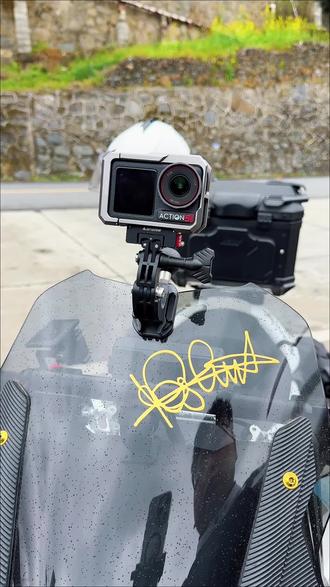 你的Action运动相机,也可以360度自由旋转了! 就是这个Action专用的磁吸旋转底座 骑行自拍记录路上风景轻松旋转很方便#Action6 #action5pro #运动相机 #骑行视频