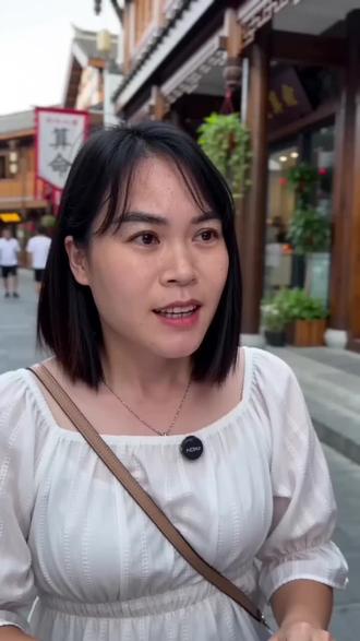 #豆包AI胖是偷偷来的,老是悄悄来的, 什么都能藏,唯独胖藏不住。富是迷路了吧!还没来找我😂
