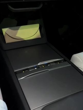 特斯拉要不要买拓展坞,我只给大家推荐我在用的这款氮化镓拓展坞 #特斯拉 #适用于特斯拉 #特斯拉车主 #特斯拉配件#拓展坞 #特斯拉配件