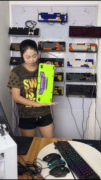 背光机械键盘!全键无冲还能调亮度? 雷柏品牌背光机械游戏键盘,支持背光亮度调节,多组灯光效果超炫酷!全键无冲设计,游戏操作更流畅,到手即用仅需简单清洁~