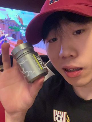 打两把就没状态的 就去试试这个小黑瓶  真的能助你一臂之力!!#电竞含片 #fps #瓦 #三角洲