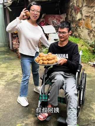 恩施的小土豆,原生态绿色种植,口感粉糯绵密~含有丰富的锌元素,餐桌上的一道美味佳肴哦。#恩施小土豆新鲜黄心土豆