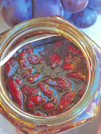 宝宝已经11个月了,母乳还一直足足的,每次只要感觉奶水少了,不够吃了,我就赶紧冲两勺姜红,喝一碗下肚,全身暖暖的,两个房子奶线全通,奶水热热的全流出来,破纪录啦,奶多又浓,宝宝吃不完##母乳再也不是奢望 #母乳不足 #下奶汤