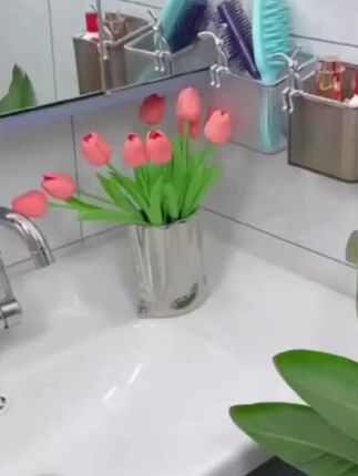 #免打孔花洒支架 ##创作灵感 这款吸盘花洒置物架太方便了,轻松换位置不留痕迹#卫生间好物 #免打孔花洒支架 #花洒置物架免打孔 @抖加🔥上热门🔥dou+🔥热点宝