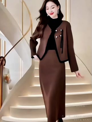 千金风加棉毛呢套装小香风时尚两件套2025秋季新款气质时尚半身裙#高级感穿搭 #气质女神范儿