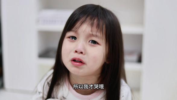 这收放自如的技术老母亲看了都佩服~能看完的我也佩服哈哈哈哈#演技 #萌娃 #哭戏 #收放自如的哭戏
起因:两姐妹一起拍照但是她没拍到喜欢的嘟嘴表情我就拍完了,所以有情绪了😭