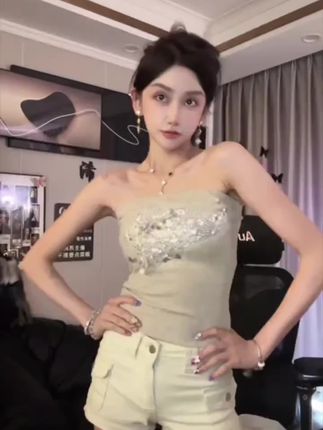 辣妹手工珠片抹胸上衣紧身吊带背心#甜美温柔风穿搭 #时尚穿搭时尚穿搭时尚 #时尚感穿搭 #吊带背心