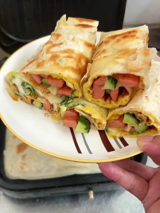 孩子早餐不知道吃什么?那就做这个#鸡蛋灌饼 吧!三分钟就能搞定,简单营养又好吃#馋哭隔壁小孩