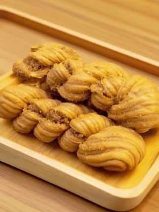 香酥脆的天津特产来啦!津沽老二高碎什锦大麻花,传统手工制作,满满一袋5,咬一口,酥脆滋味在口中散开,让人欲罢不能。#天津特产 #高碎麻花 #手工美食 #香酥可口