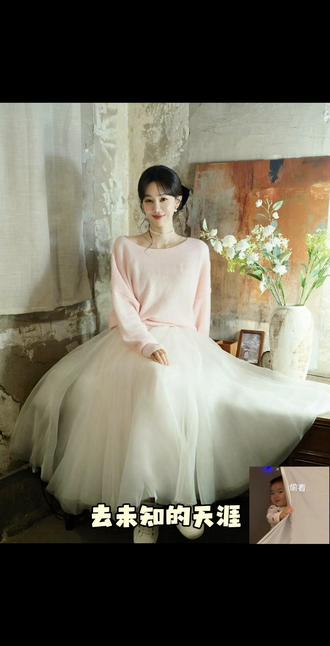 揭㊙️㊙️㊙️
原来姜妍元宵晚会的小纱裙是自己做的,心灵手巧真善美的化身,好爱好爱🥰🥰🥰
#姜妍毛不易 #姜妍 #姜妍厨娘天花板 #姜妍同款 #宝藏女孩