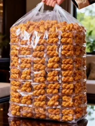 #休闲零食 #追剧小零食 #小麻花 #休闲小吃 #香酥迷你小麻花多口味