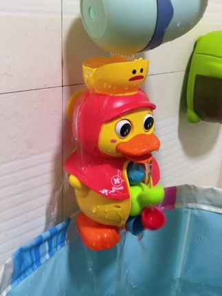 爸爸买了这个洗澡鸭后,宝宝洗澡配合多了,每次洗澡一贴上去就行,宝宝可喜欢啦#洗澡玩具 #宝宝洗澡#母婴好物 #儿童玩具