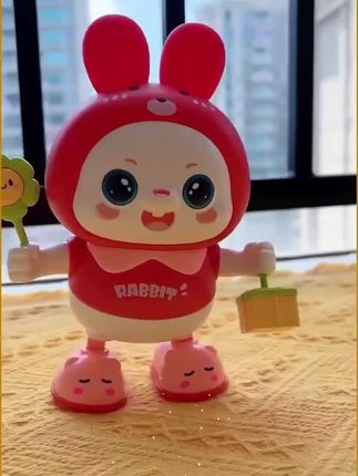 宝妈们,这款神器有四十八首音乐,usb直接充电的,四十八首音乐直充的啊,喜欢的宝宝也可以带两个颜色。喜欢哪个颜色可以带哪个颜色。#又萌又可爱 #这也太萌太可爱了吧 #宝宝健康 #带娃神器 #好物推荐🔥 👨👩👦👦🌻🌻🌻