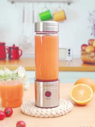 奥克斯小型榨汁机家用多功能鲜榨果汁#奥克斯榨汁机小型便携式 #健康果汁喝起来 #自制饮品 #健康饮品