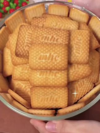 奶香十足的牛乳曲奇饼干#曲奇饼干#超便宜超划算#太好吃了 #牛乳曲奇饼干#零食推荐