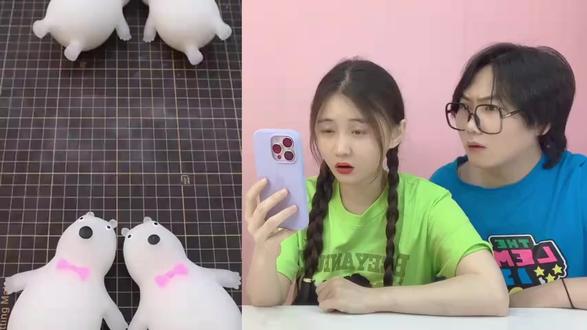 棒棒糖里有“迷你糖果”!舔一口就会缩小1000倍,变成小蚂蚁